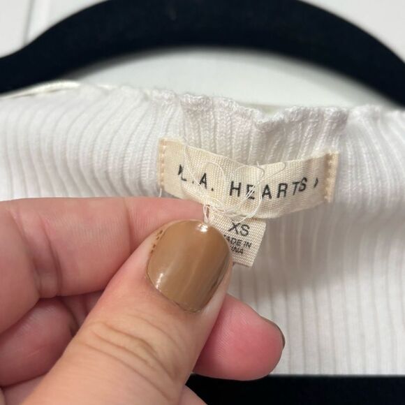 La Hearts White and Yellow Ribbed Daisy Tie-Front Crop Top XS - Picture 2 of 5